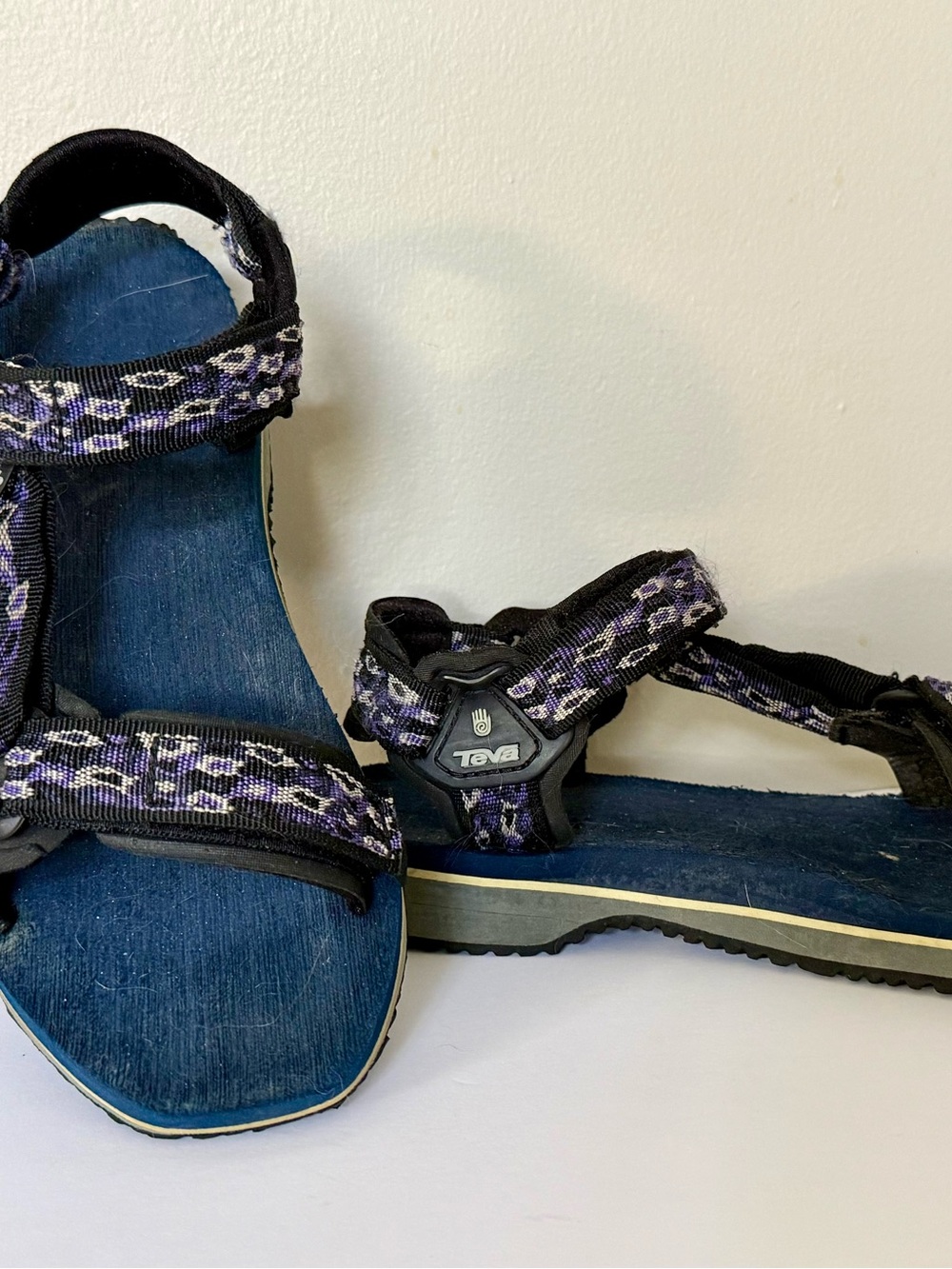 Teva Women’s Navy Blue Sandals Size 8
